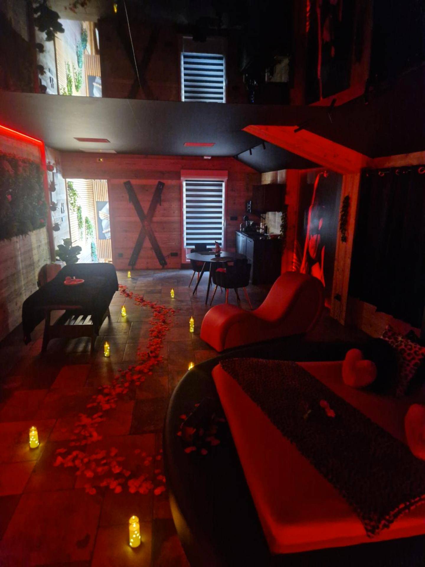 Vue principale - Love Room Ornans - Love Room Tentation