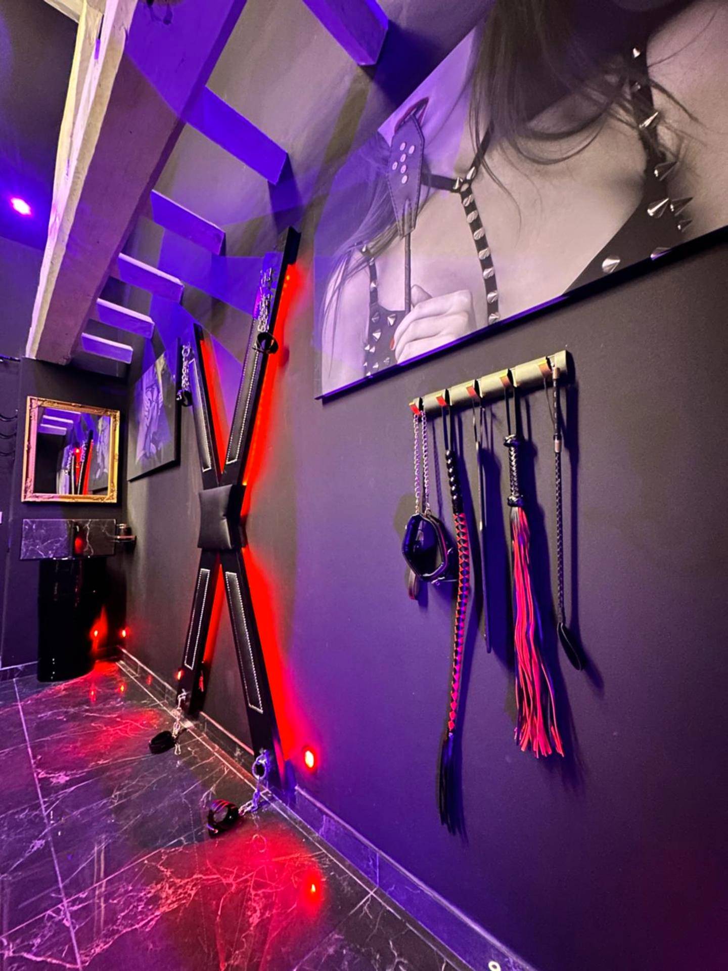 Photo du logement - Loveroom de luxe - Thème 50 nuances de grey maison privative spa insolite - Douchy - les - Mines