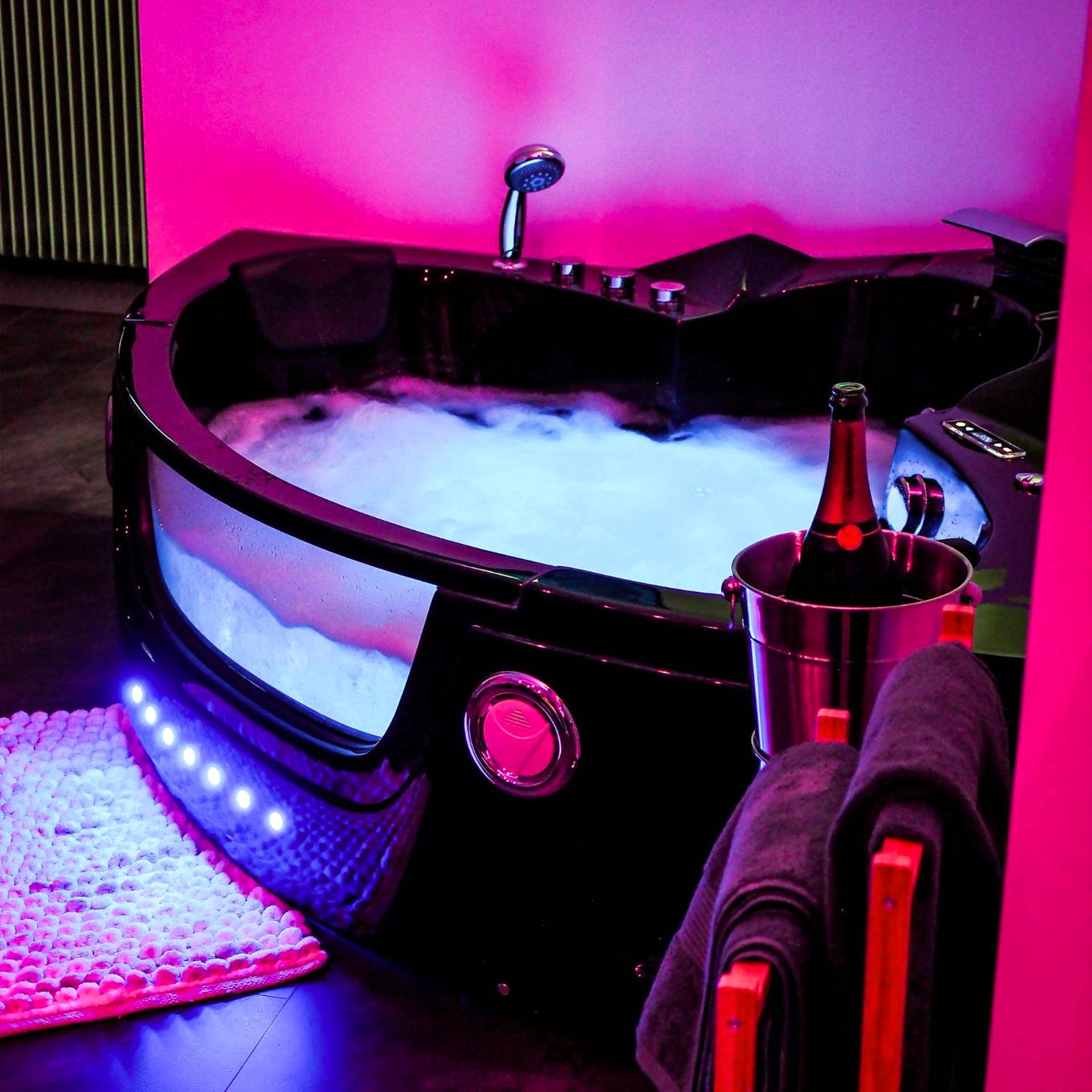 Photo du logement - Loveroom & Jacuzzi TIJUGO - Clermont Ferrand