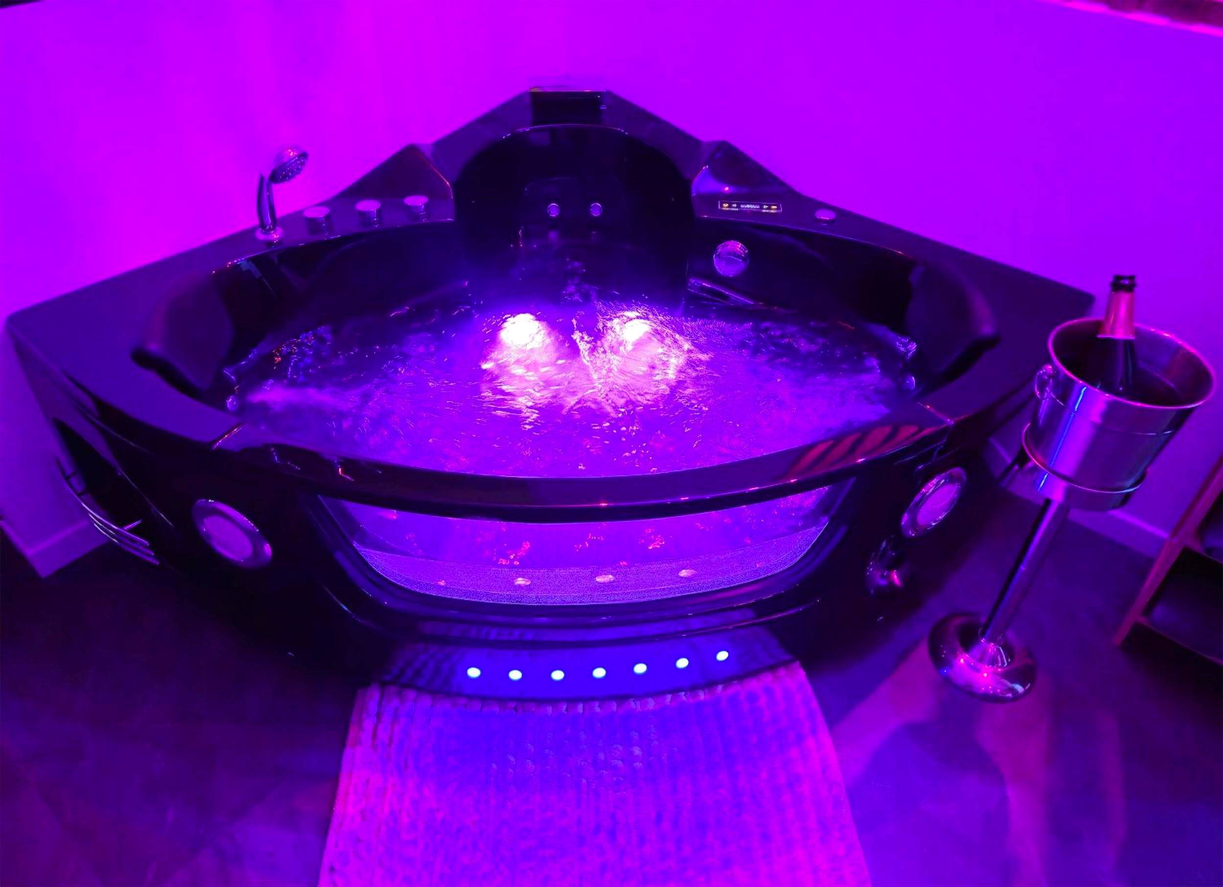 Photo du logement - Loveroom & Jacuzzi TIJUGO - Clermont Ferrand - Clermont - Ferrand