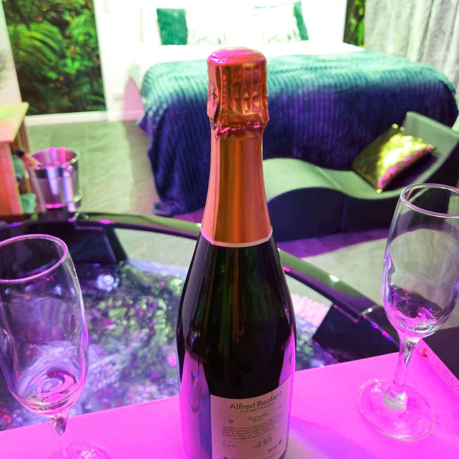 Photo du logement - Loveroom & Jacuzzi TIJUGO - Clermont Ferrand