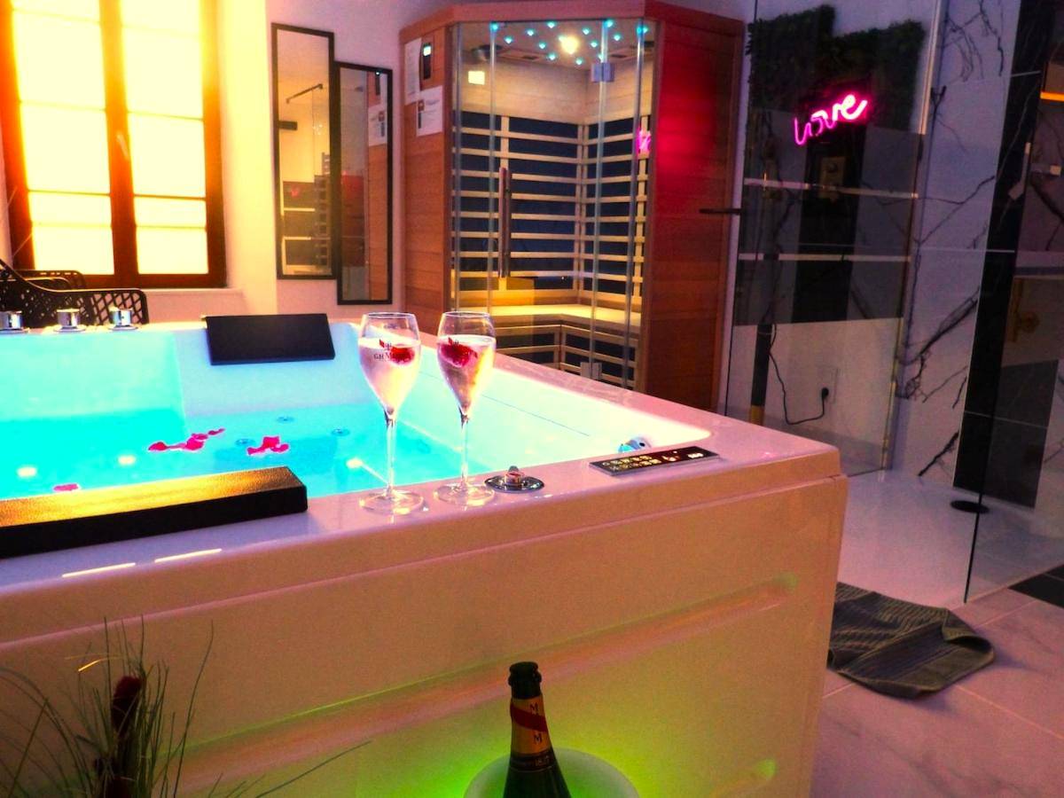Vue principale - Love Room Hermanville - sur - Mer - Le Triplex Romantique Balneo duo et Sauna
