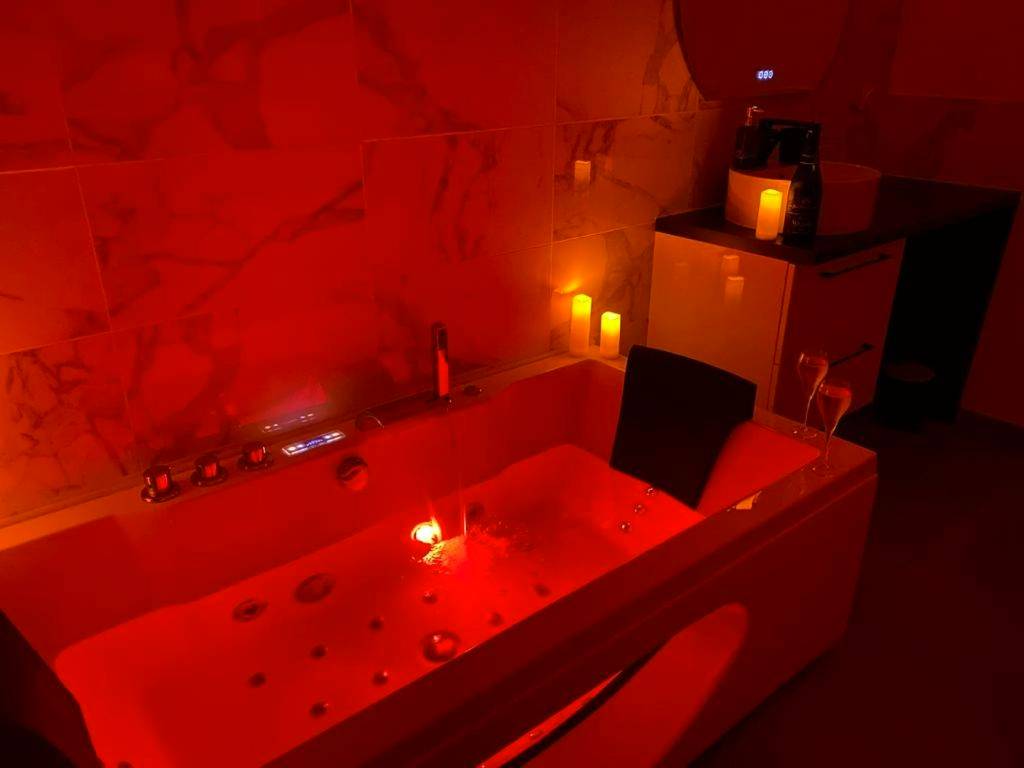 Photo du logement - Trog'Love: Balnéo détente dans une troglodyte - Tours