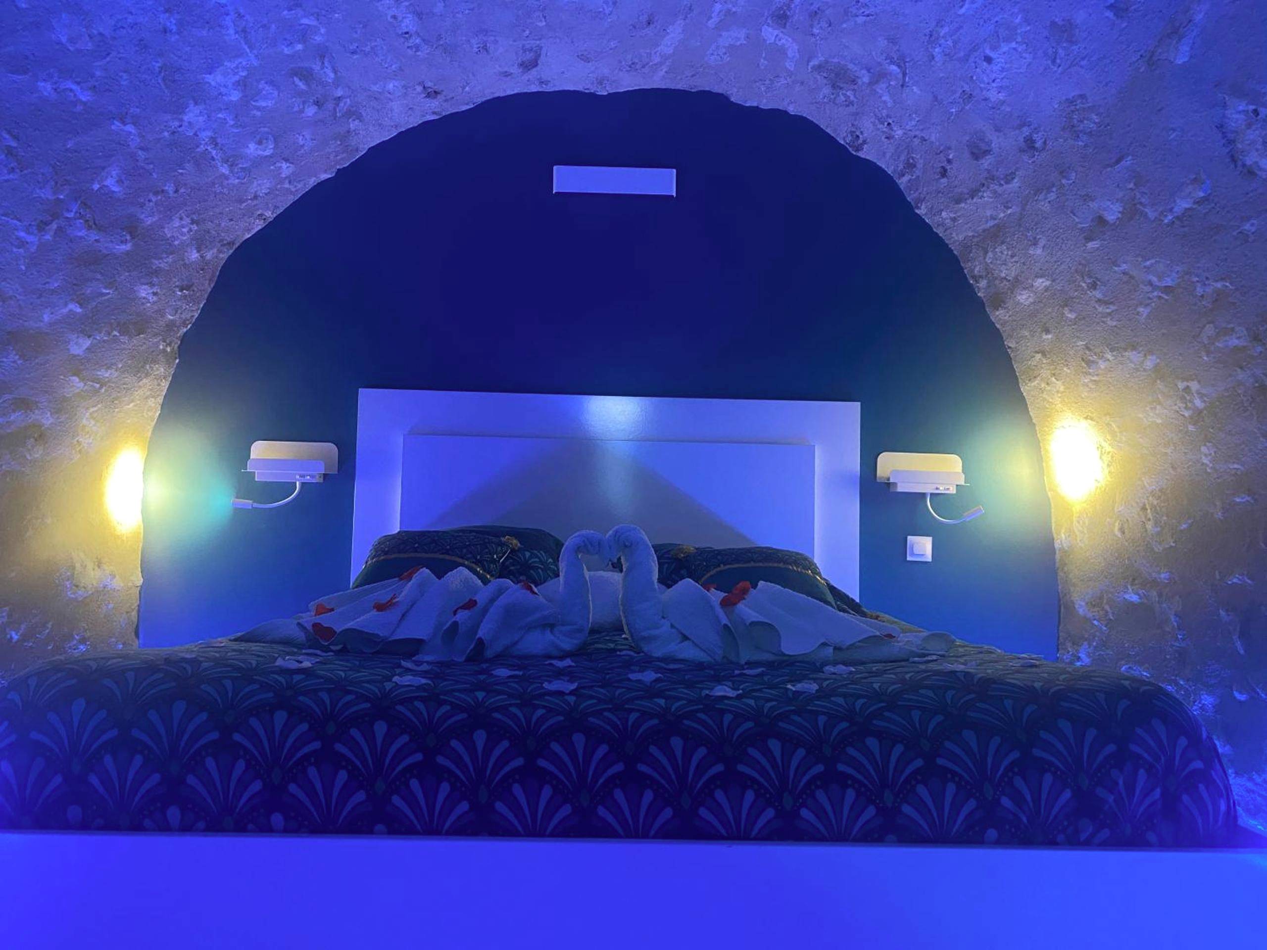 Photo du logement - Trog'Love: Balnéo détente dans une troglodyte