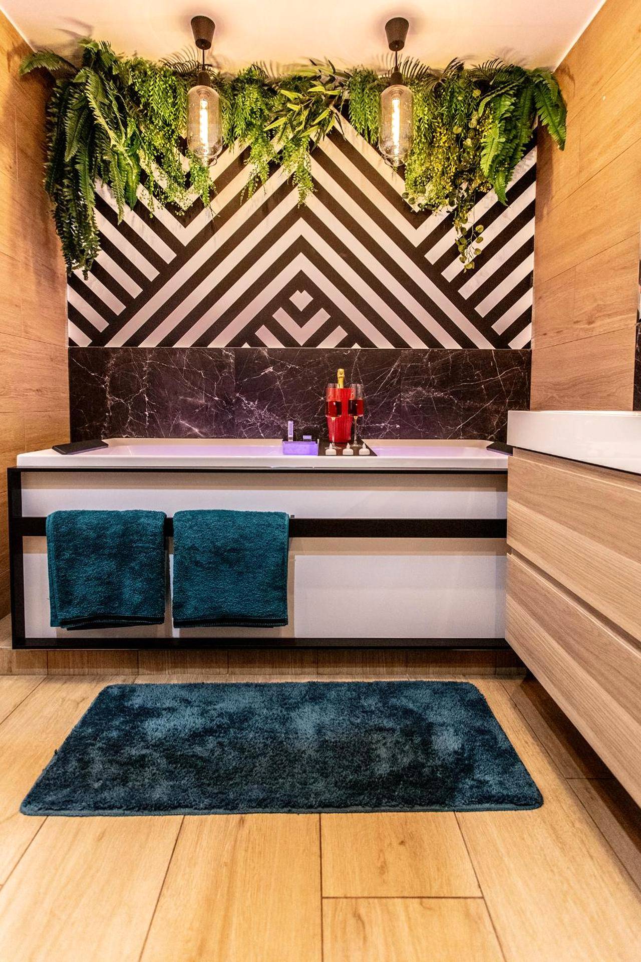 Photo du logement - Tropical Jacuzzi Oasis - Terreaux