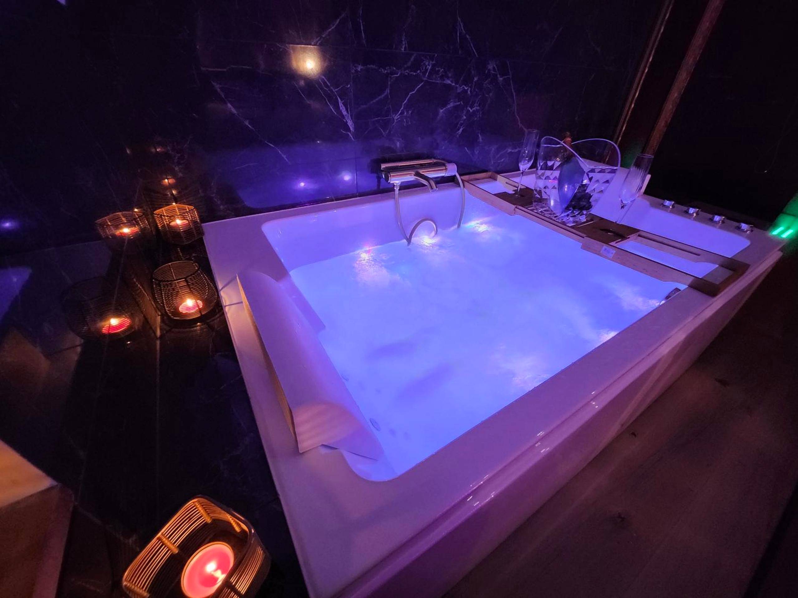 Photo du logement - Caen, Tu m'aimes - Suite Romantique - Caen