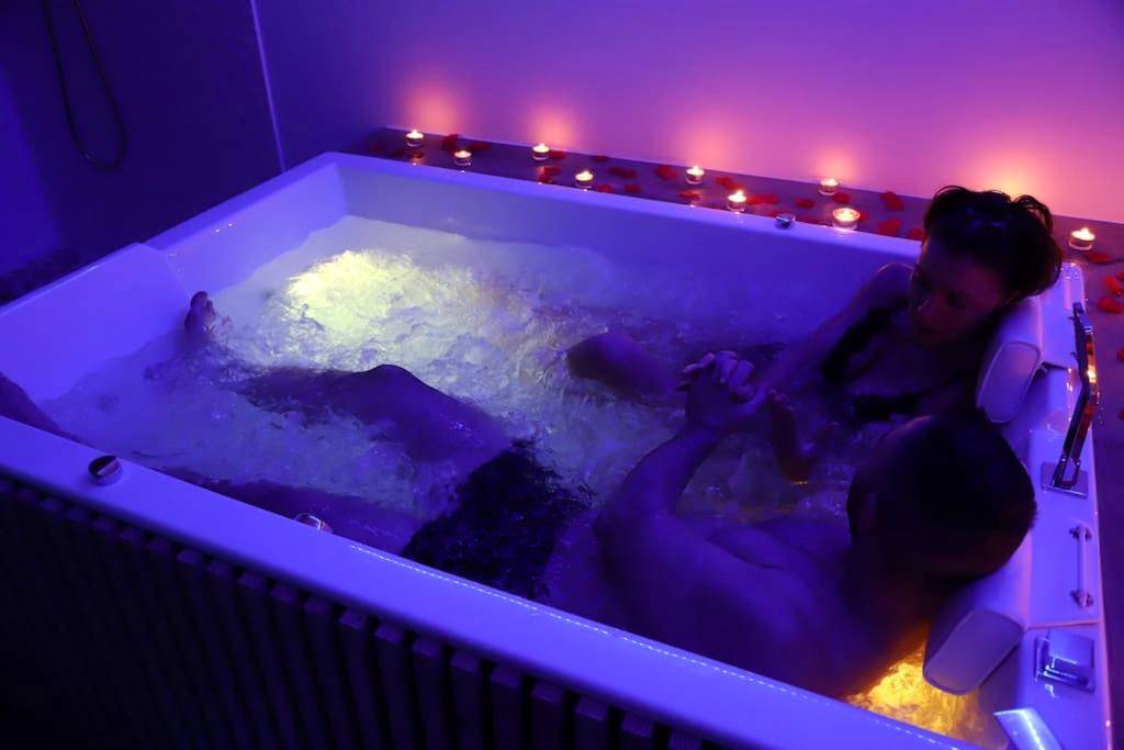Photo du logement - Love room Unique - Sauna / Jacuzzi