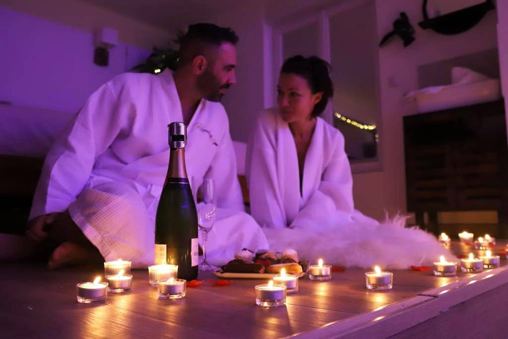 Photo du logement - Love room Unique - Sauna / Jacuzzi