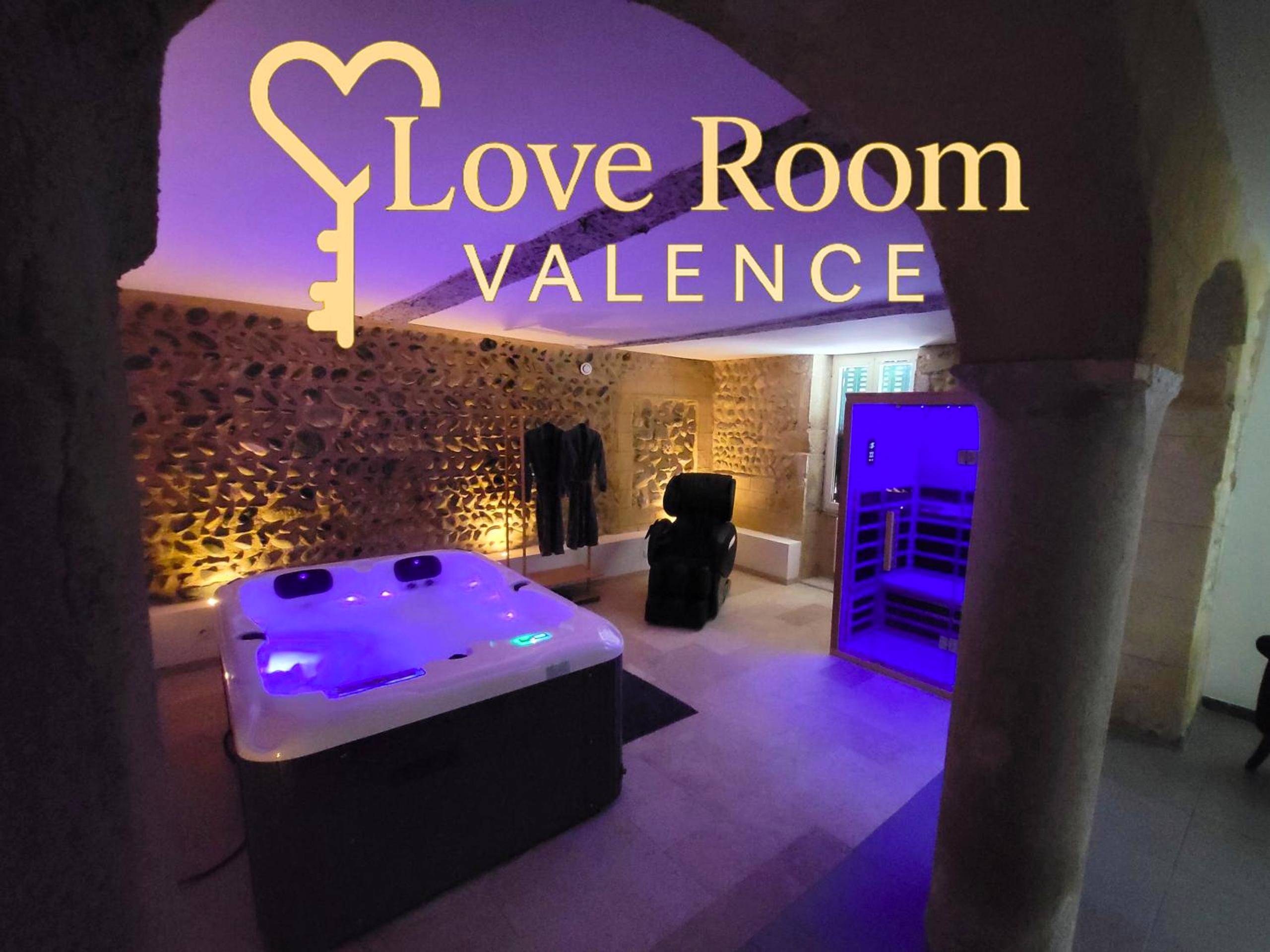 Jacuzzi, sauna et fauteuil massant - Love Room Valence - Love Room Valence