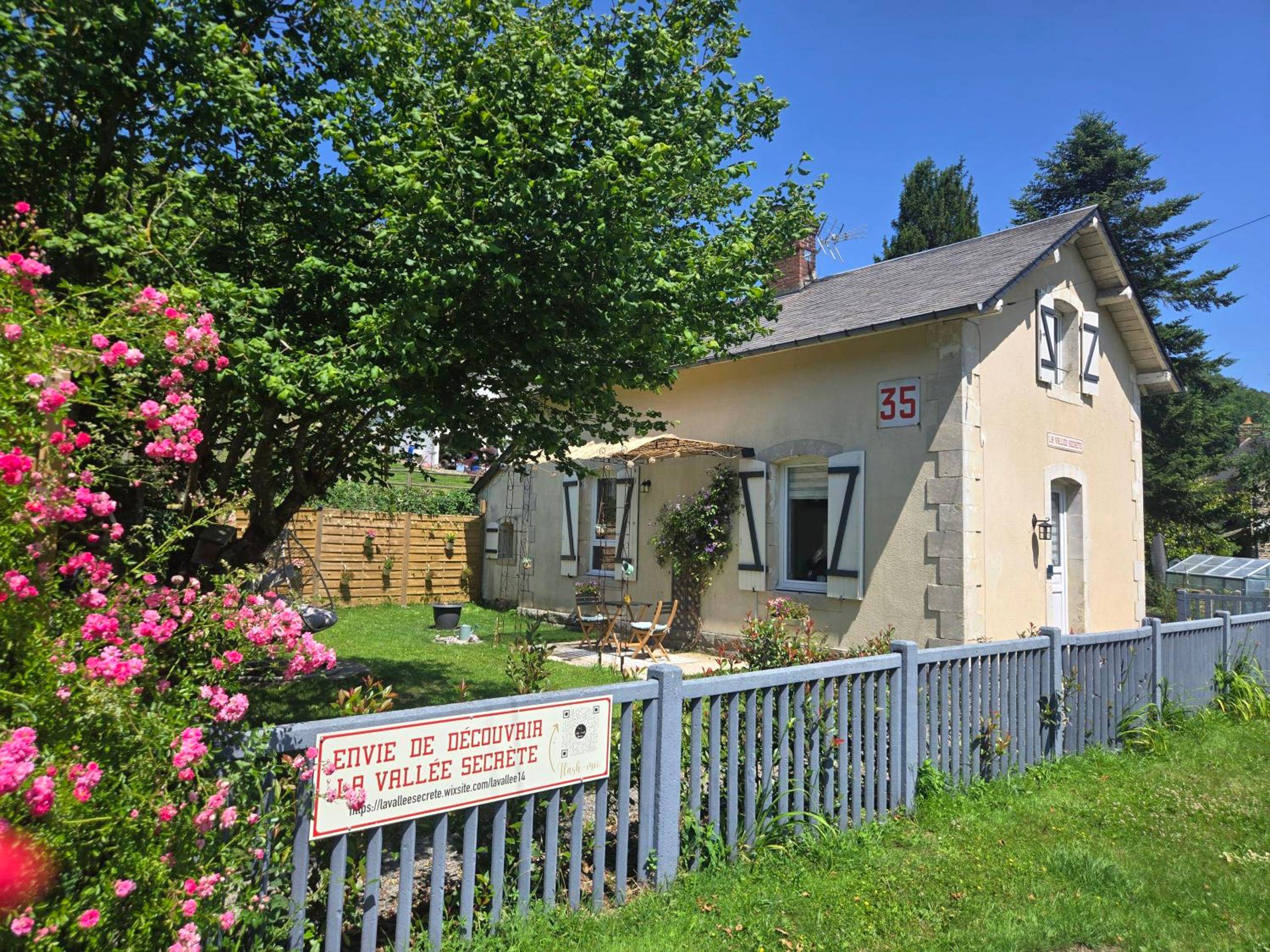 Photo du logement - La Vallée Secrète - Love Hôtel - Saint - Denis - de - Méré