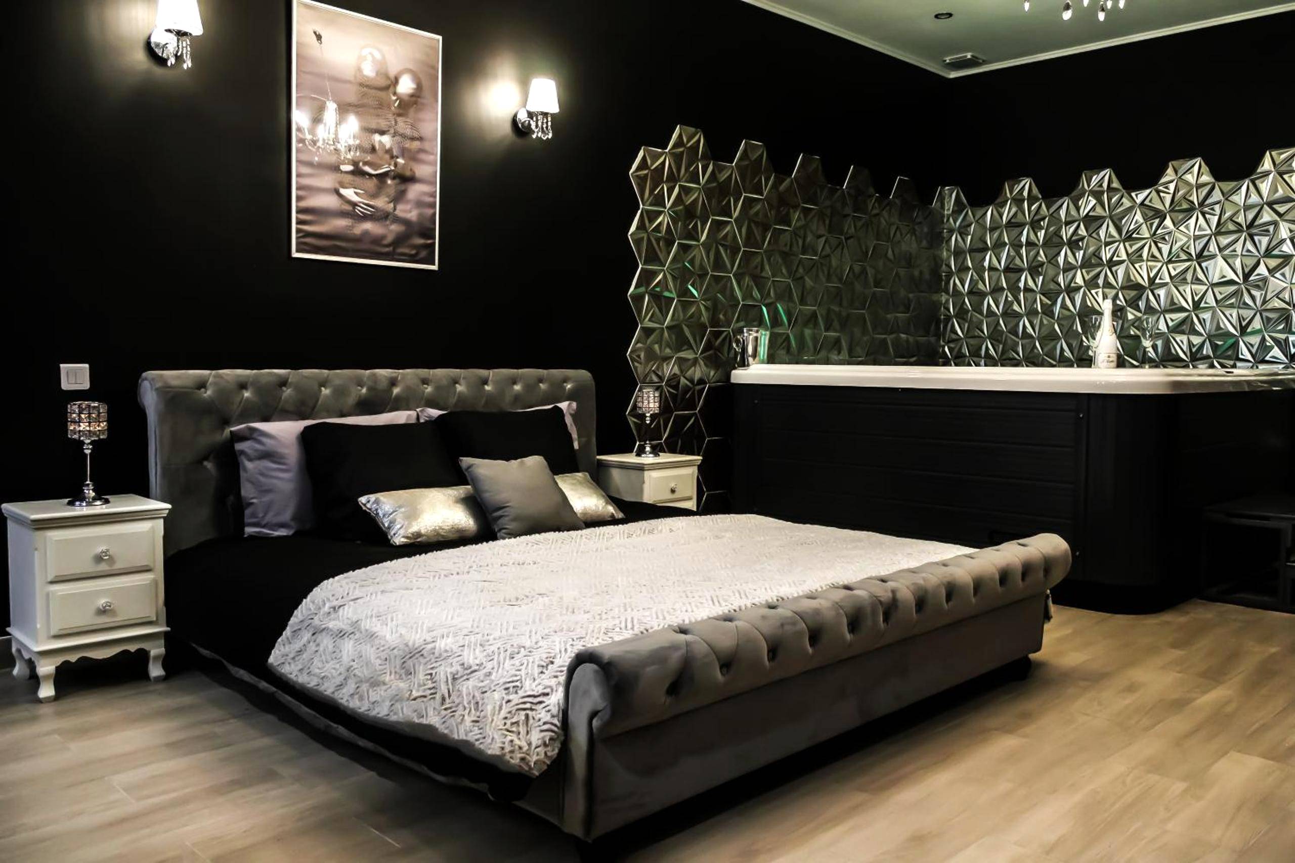 Chambre avec lit capitonné et jacuzzi - Love Room Roujan - Velezia LOVE