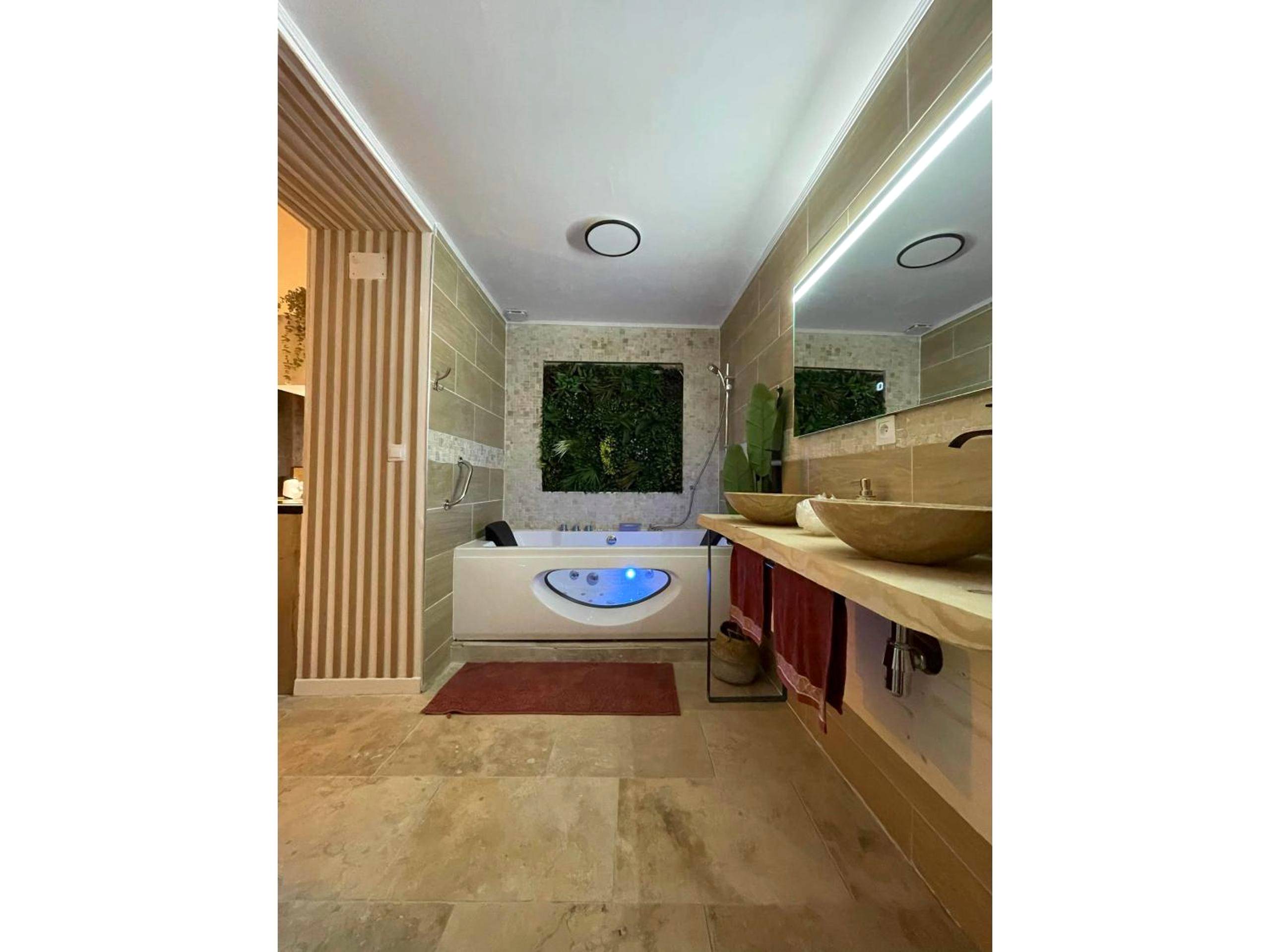 Photo du logement - Velours & Balnéo