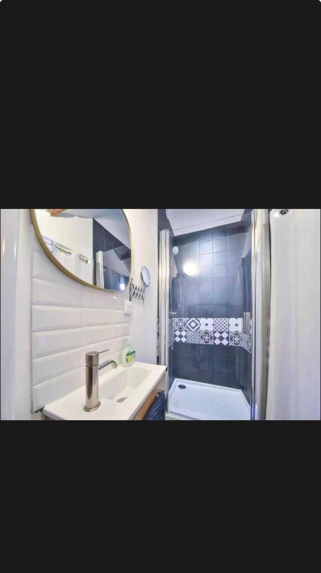 Douche à l'italienne et vasque moderne - Velours & Balnéo