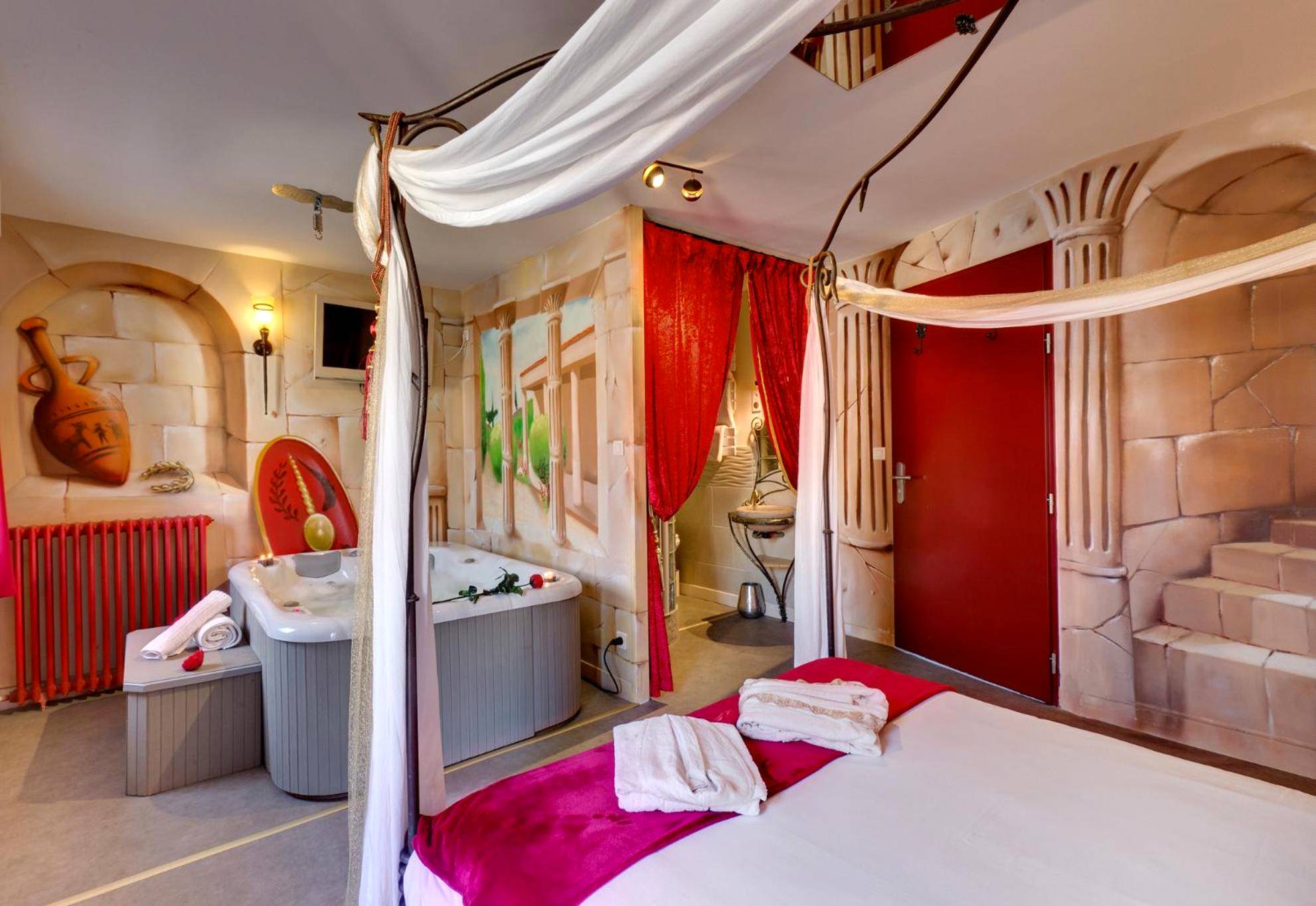 Suite romantique avec spa et décor antique - Chambre VENUS avec Jacuzzi privatif
