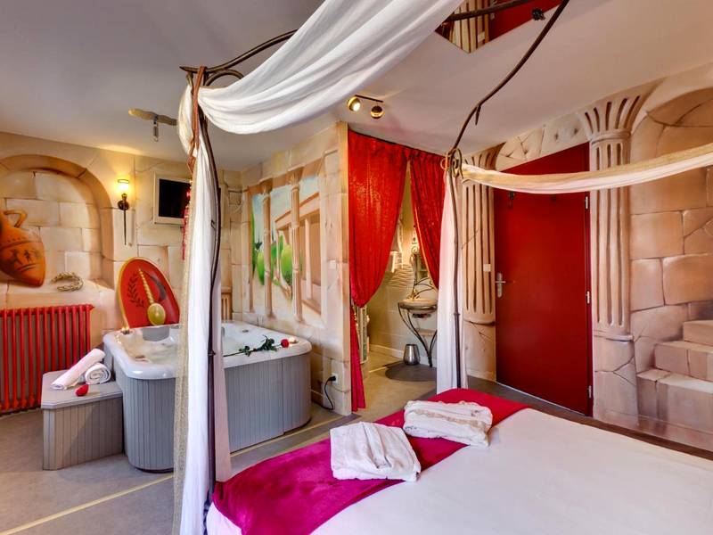 Suite romantique avec spa et décor antique - Chambre VENUS avec Jacuzzi privatif