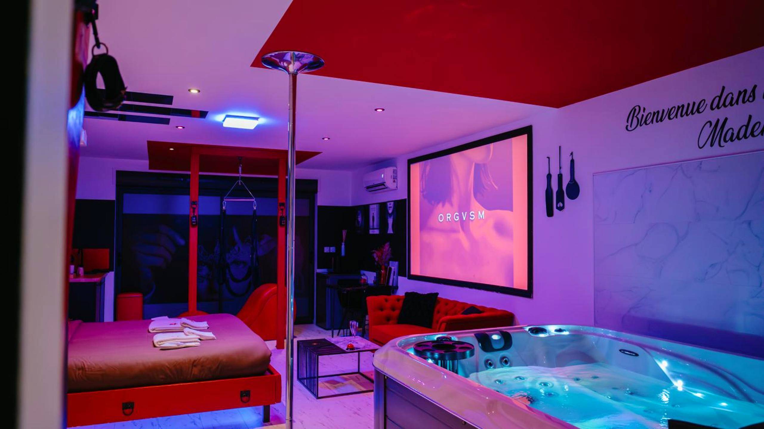 Vue du logement - Love Room Staple - Loveroom Very Good Trip chambre avec jacuzzi privatif