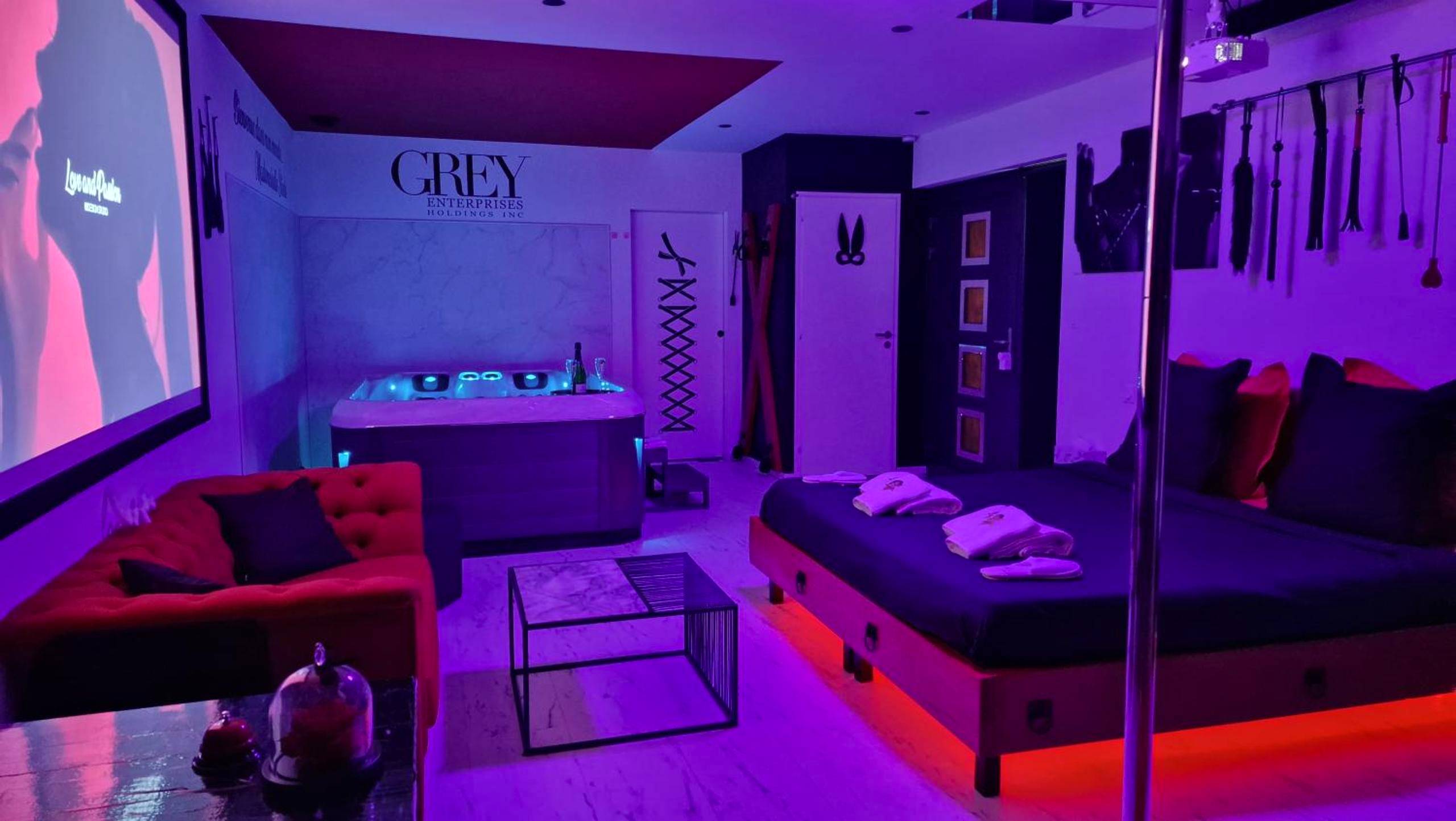 Photo du logement - Loveroom Very Good Trip chambre avec jacuzzi privatif