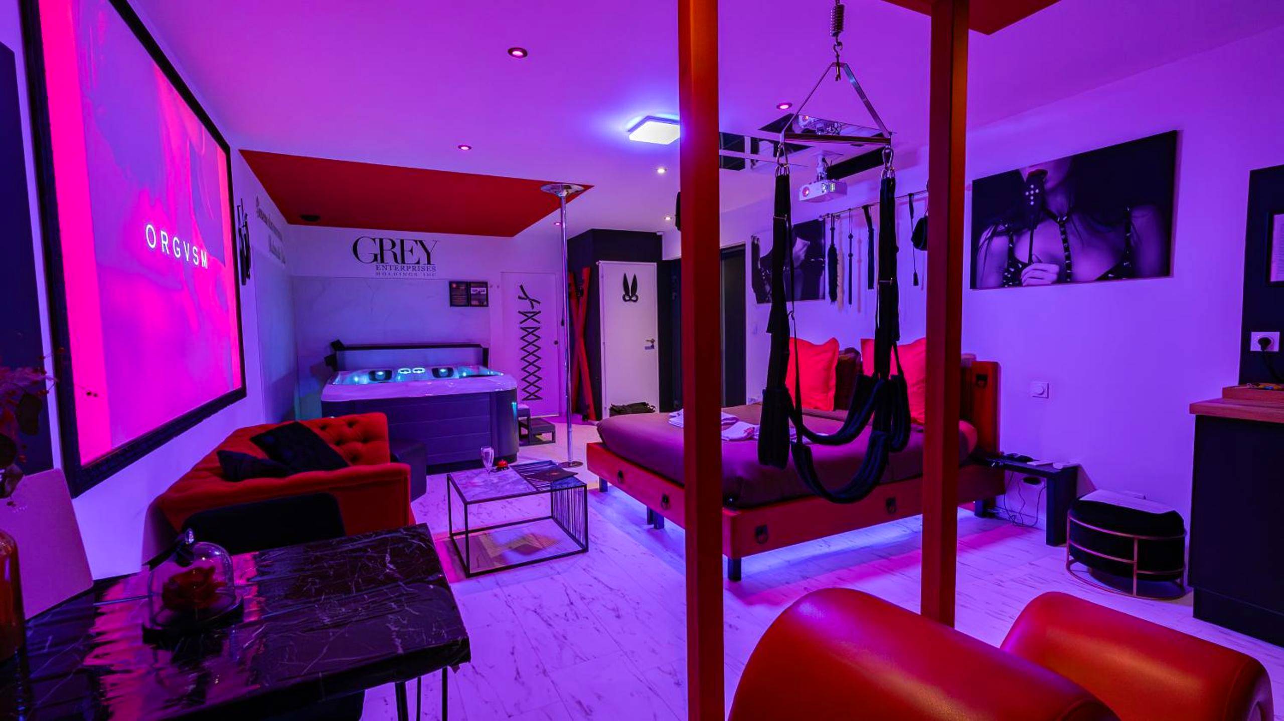 Vue du logement - Loveroom Very Good Trip chambre avec jacuzzi privatif