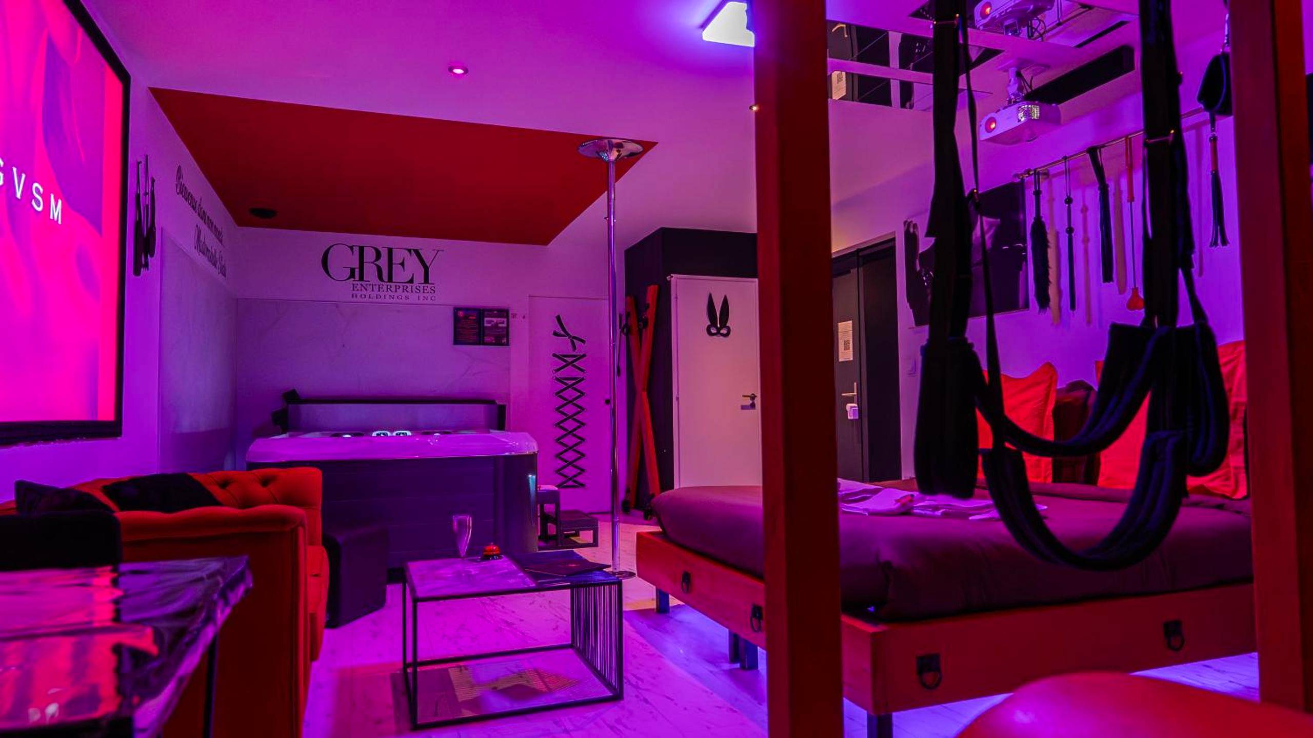 Photo du logement - Loveroom Very Good Trip chambre avec jacuzzi privatif