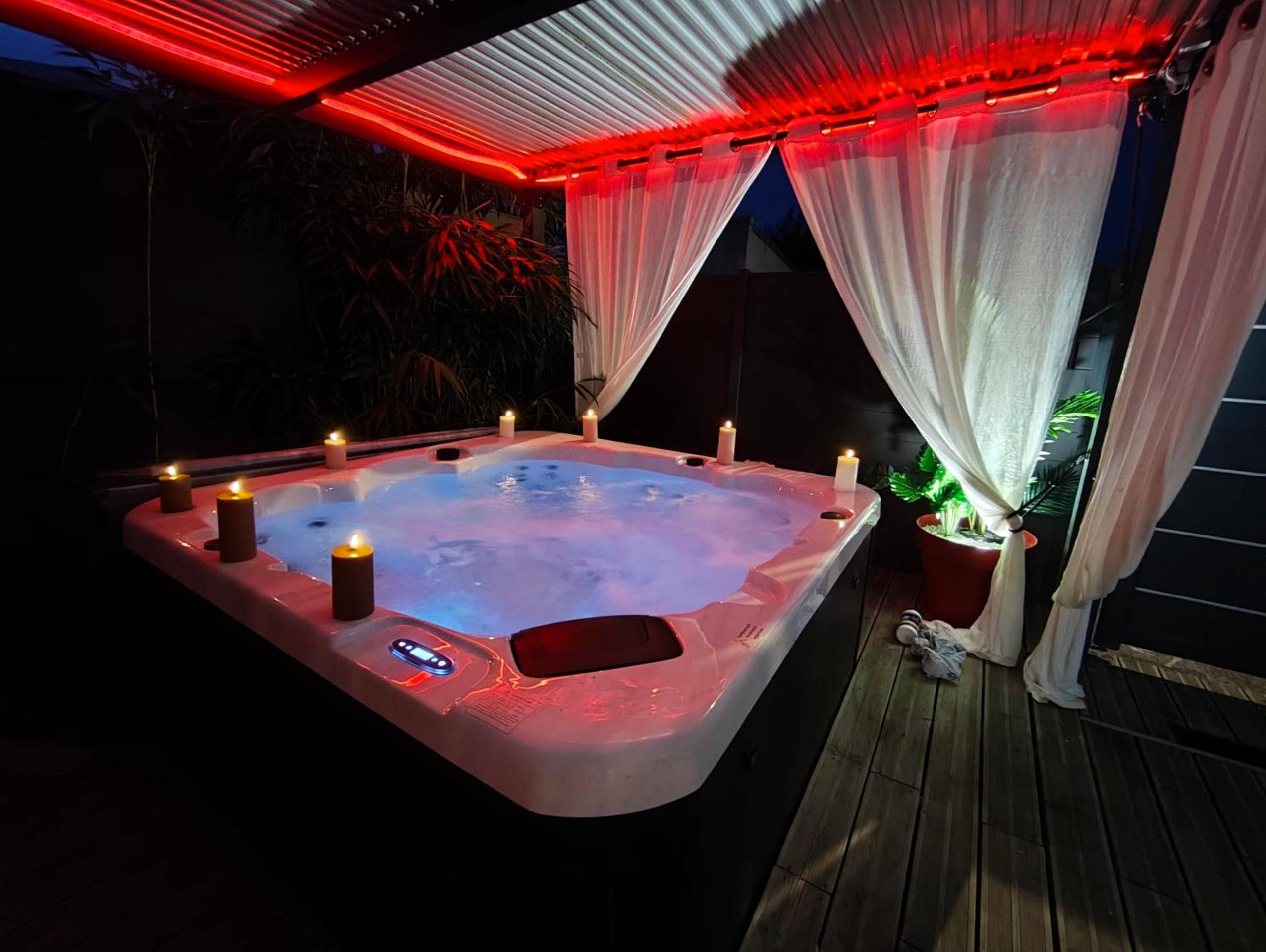 Vue interieure - Love Room " Villa Donuts" , Spa, Jacuzzi, Sauna, 2 Bedrooms
