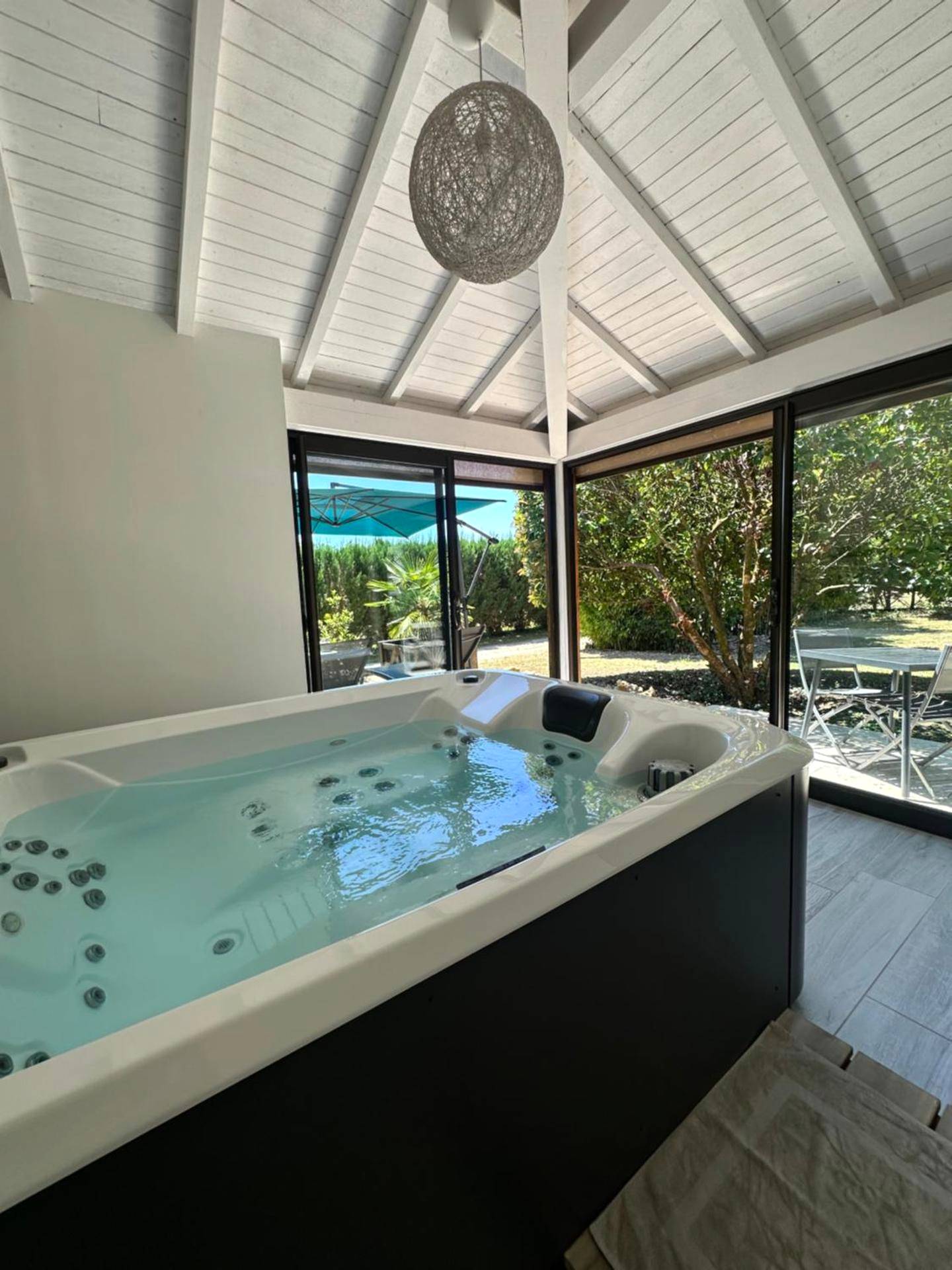 Vue principale - Love Room Vitrac - Villa KIKO, Gîte Spa & Sauna privatifs - 5 min - Sarlat