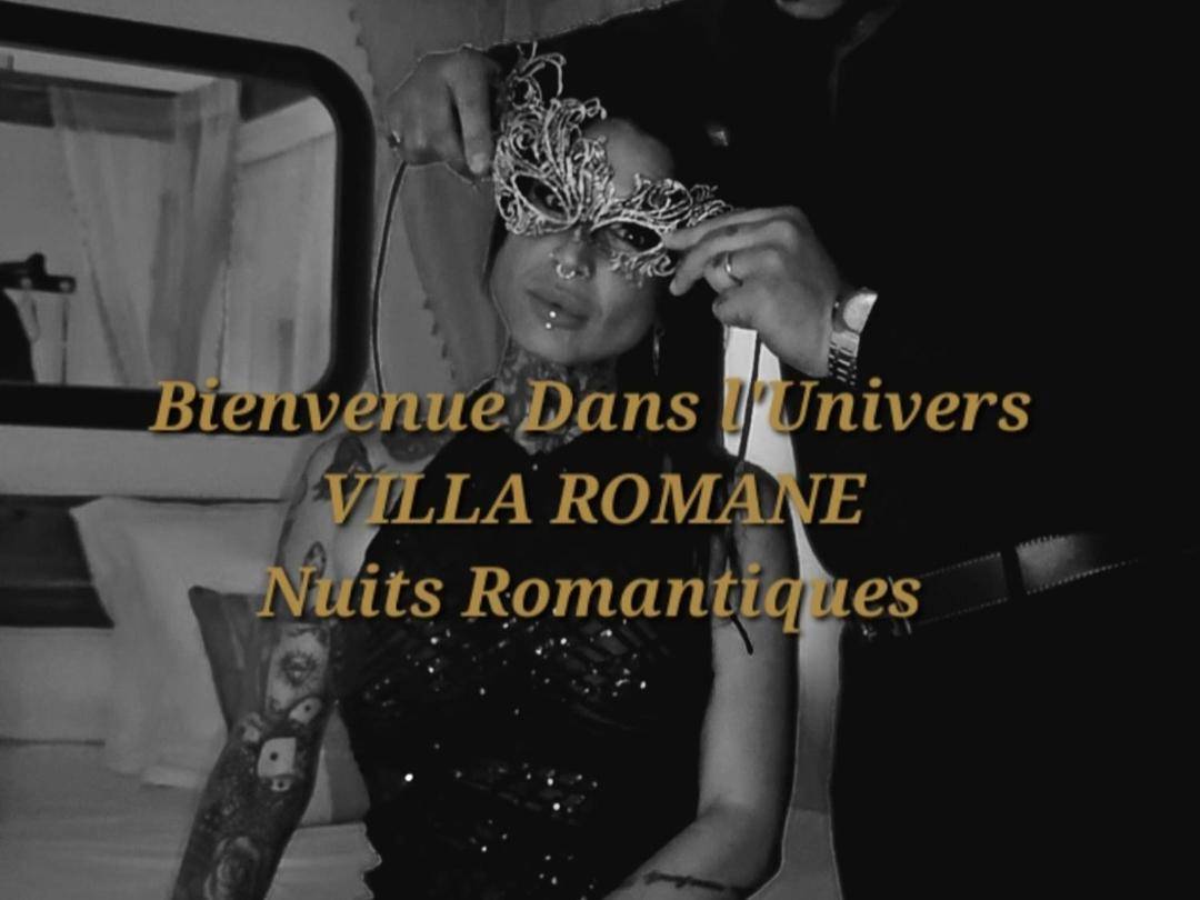 Femme masquée dans une ambiance romantique - Love Room Montfaucon - La Villa Romane