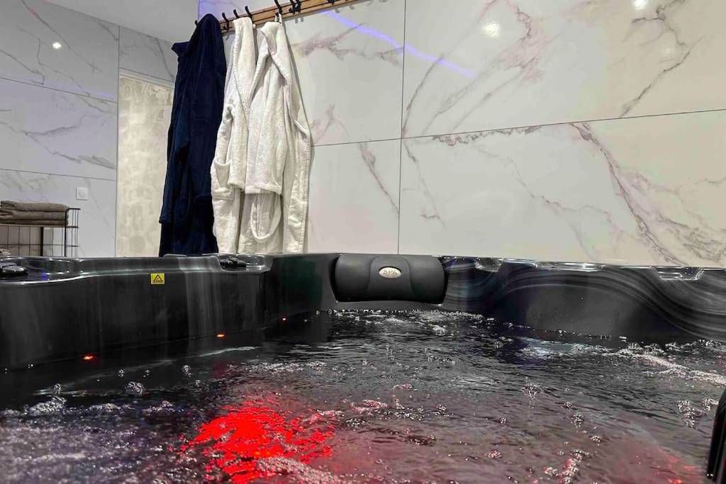 Photo du logement - Villa Spacieuse SPA Sauna Billiard Netflix