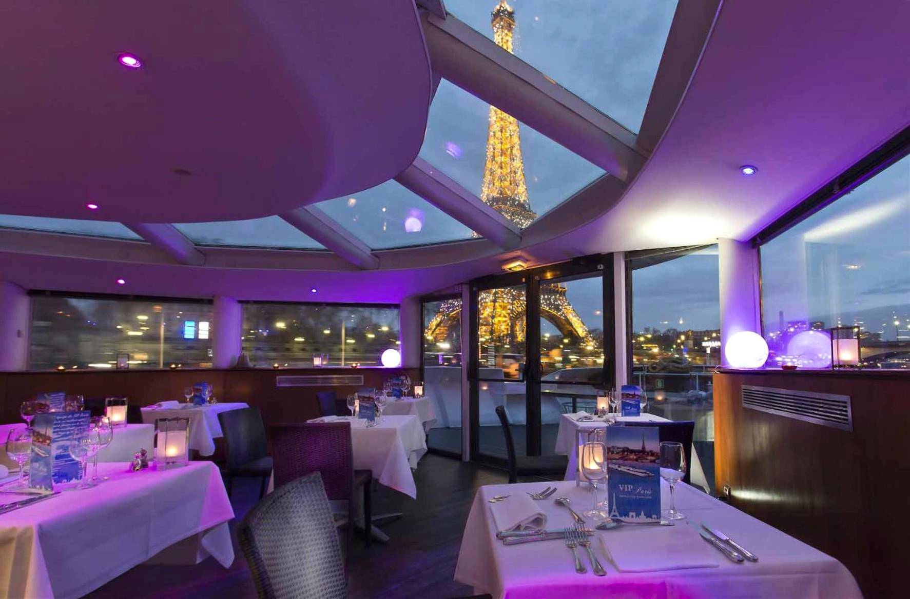 Restaurant panoramique avec vue sur Tour Eiffel - Love Room Paris - VIP Paris Yacht Hôtel & Spa
