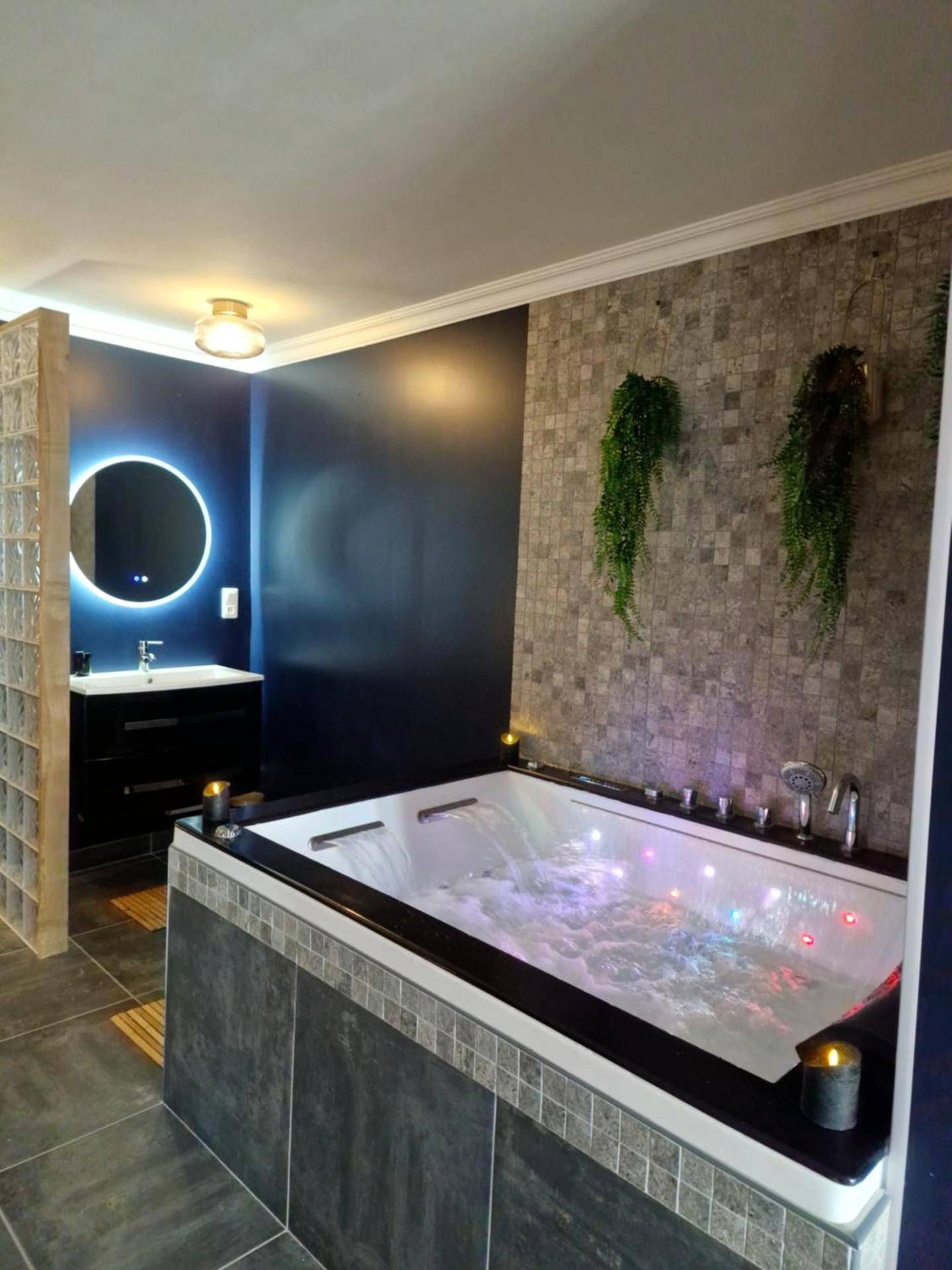 Photo du logement - Love Room La Volupté Spa Privatif - Bétheniville