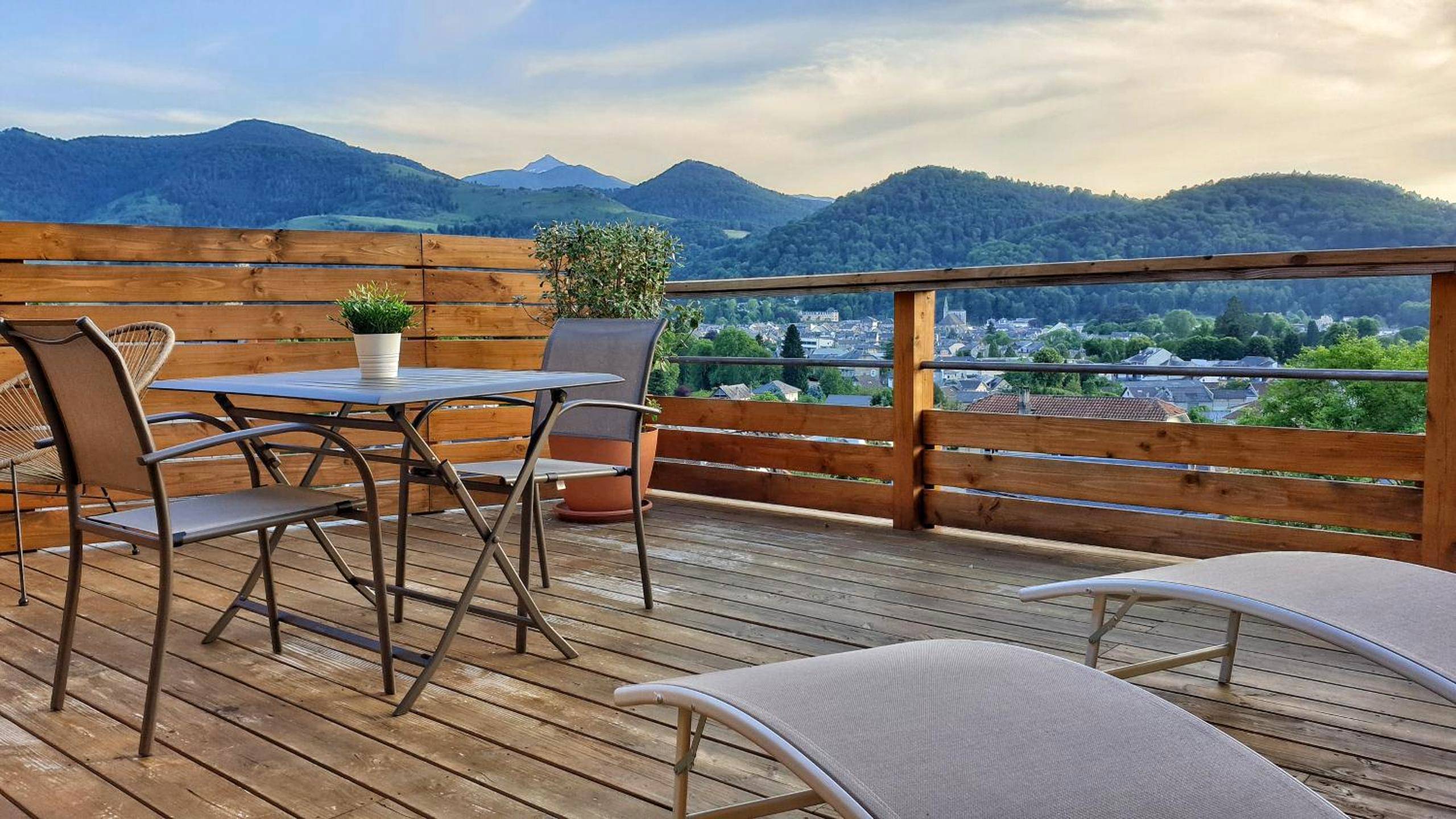 Vue du logement - Love Room Bagnères - de - Bigorre - Vue imprenable et jacuzzi 4 Etoiles