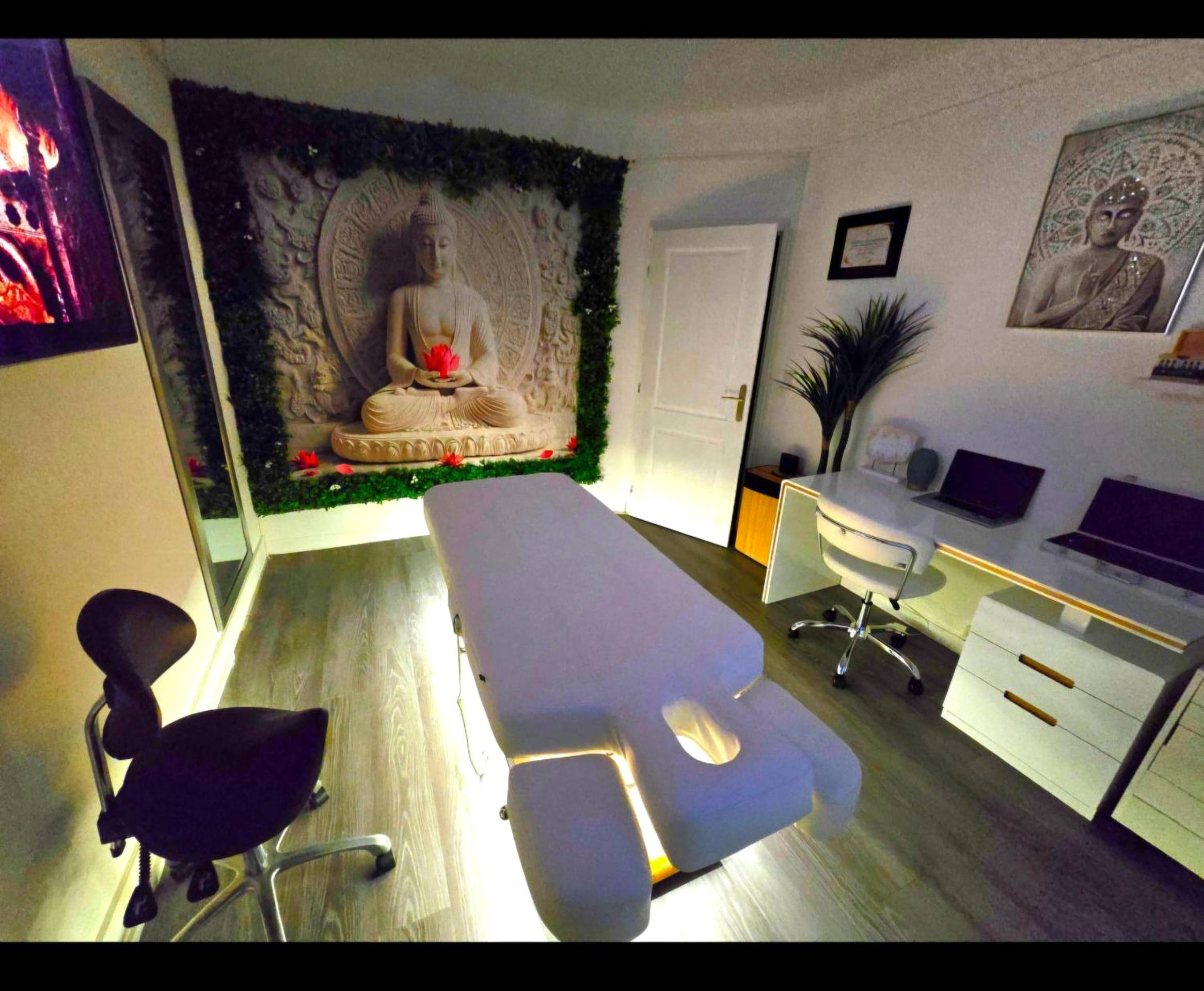 Photo du logement - The White Home Broadway Love Room - Châteauroux